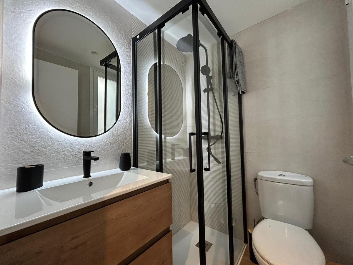 MITRA Sarria Living Suite 2 - 4